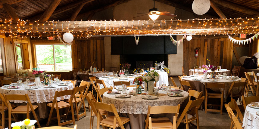 Decoração rústica para um casamento cheio de detalhes e charme